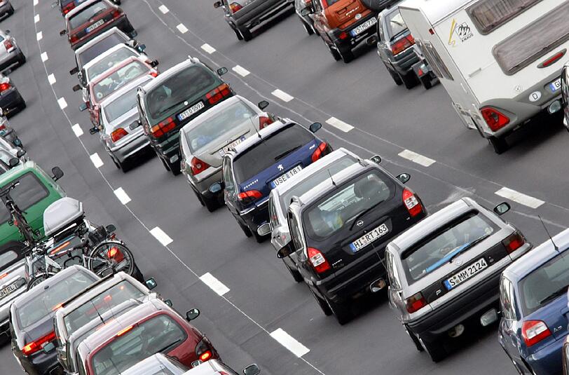 Die A99 wird achtspurig ausgebaut.