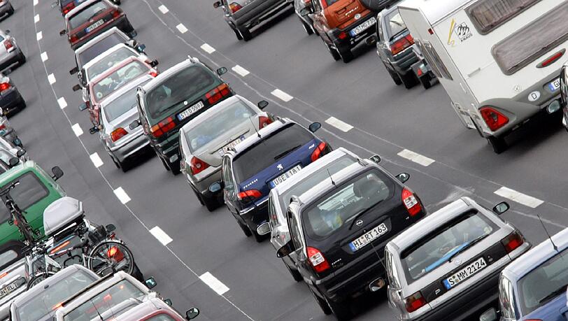Die A99 wird achtspurig ausgebaut. Die A99 wird achtspurig ausgebaut.