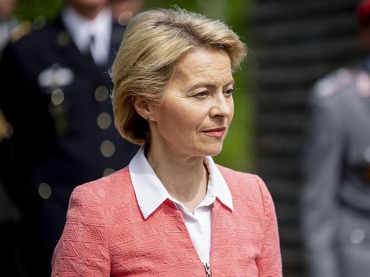 Im Ressort von Verteidigungsministerin Ursula von der Leyen wurden Unregelmäßigkeiten bei der Nutzung von Dienstwagen aufgedeckt.