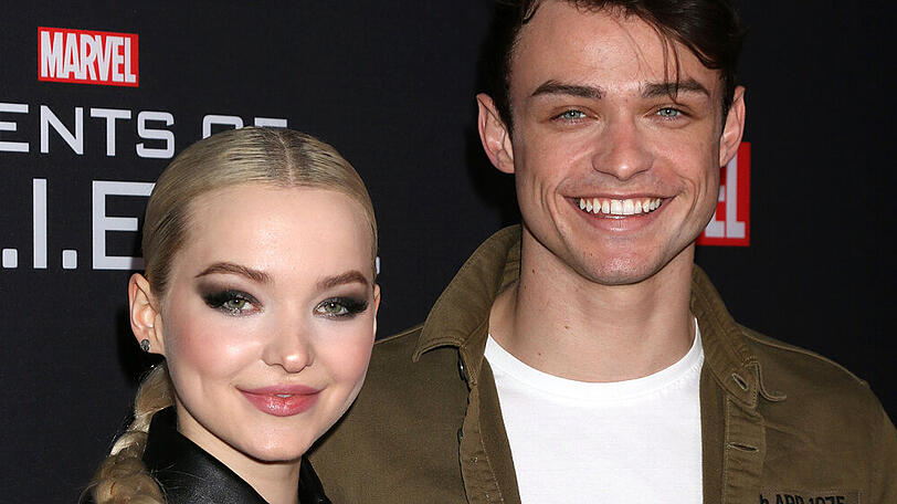 Dove Cameron und Thomas Doherty bei einer Marvel-Party 2018.