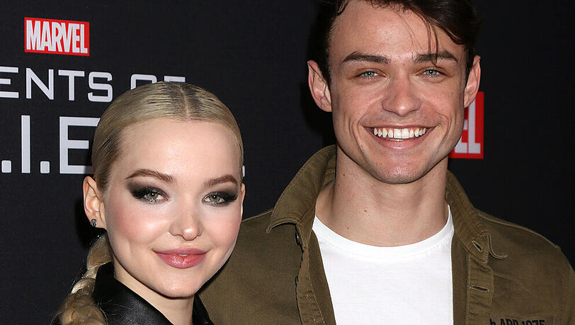 Dove Cameron und Thomas Doherty bei einer Marvel-Party 2018. Dove Cameron und Thomas Doherty bei einer Marvel-Party 2018.