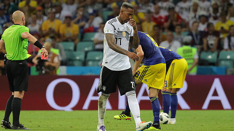 Jérôme Boateng (Deutschland) - Im ersten Spiel gegen Mexiko gescholten - wie die gesamte DFB-Abwehr - im zweiten Spiel mit gelb-rot vom Platz geflogen. Zu viele Fouls, zu wenig Stabilität. Boateng lässt das vermissen, wofür er 2014 zum Weltklasse-Verteidiger wurde. Note: 5