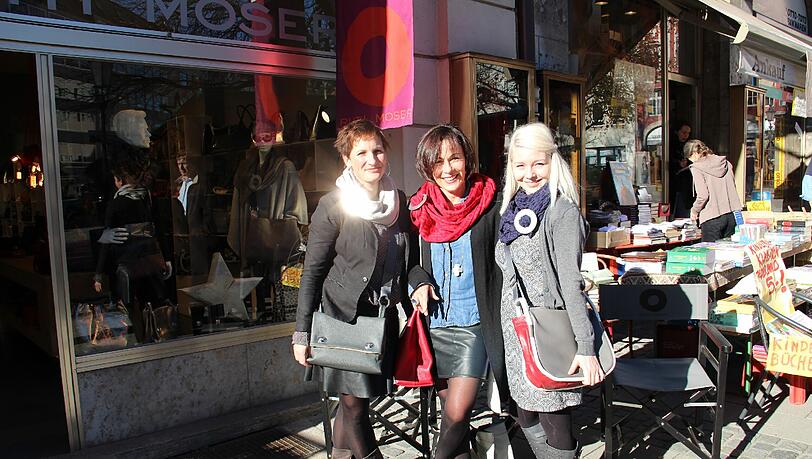 Lisa Hegge, Ruth Moser und Rebecca Domen vom Handtaschengeschäft "Moser" im Ruffinihaus, Sendlinger Straße 1. Lisa Hegge, Ruth Moser und Rebecca Domen vom Handtaschengeschäft "Moser" im Ruffinihaus, Sendlinger Straße 1.