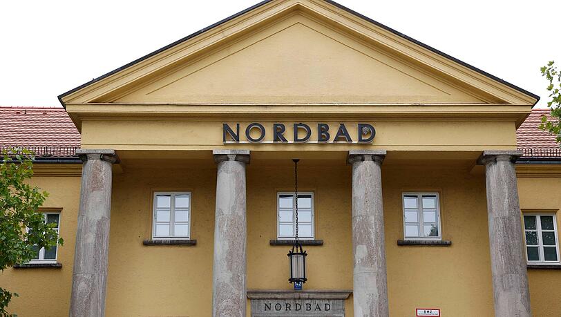 Im Nordbad wurde ein Exhibitionist festgenommen. Im Nordbad wurde ein Exhibitionist festgenommen.