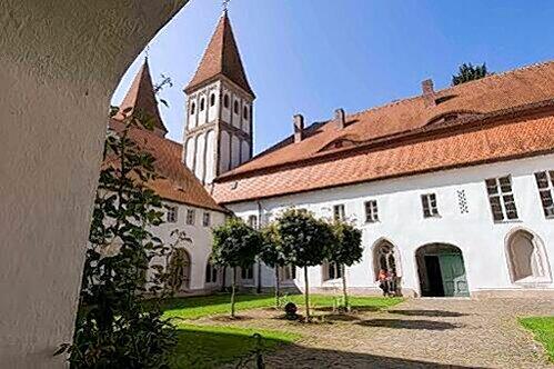 Das Kloster Heidenheim gilt als die Keimzelle des Christentums in Franken.