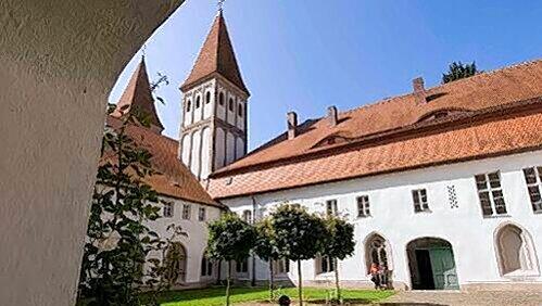 Das Kloster Heidenheim gilt als die Keimzelle des Christentums in Franken. Das Kloster Heidenheim gilt als die Keimzelle des Christentums in Franken.