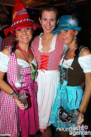 Im neuraum findet derzeit ein After-Wiesn-Showmarathon statt: "16 Tage Wies&rsquo;n - 16 Tage neuraum". Mehr Bilder unter www.nachtagenten.de