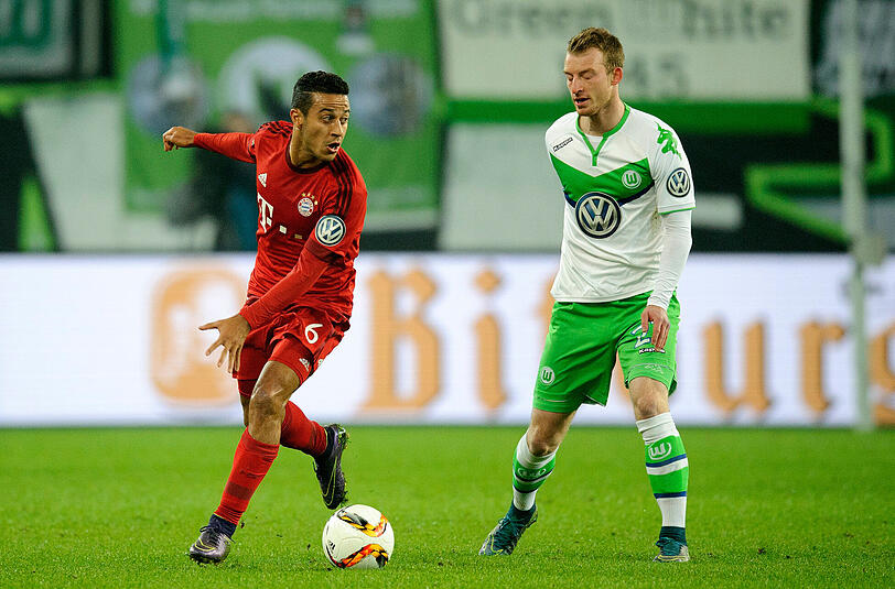 THIAGO, NOTE 2: Wie Martinez und Alonso zuletzt gegen Köln geschont. Die Pause tat dem kleinen Spielmacher offensichtlich gut. Beweglich, ideenreich, laufstark. Nur mit Pech im Abschluss. Verpasste Ende der ersten Halbzeit das 4:0 knapp.