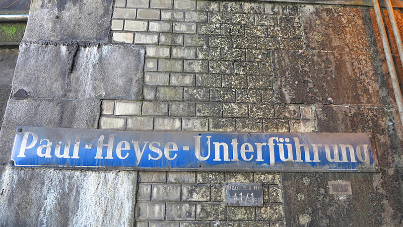 Die Paul-Heyse-Unterführung gehört der Bahn - und die glaubt nach wie vor nicht, dass eine Sanierung nötig ist.