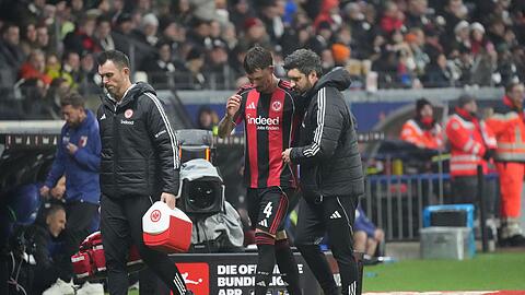 Robin Koch musste verletzt vom Feld.