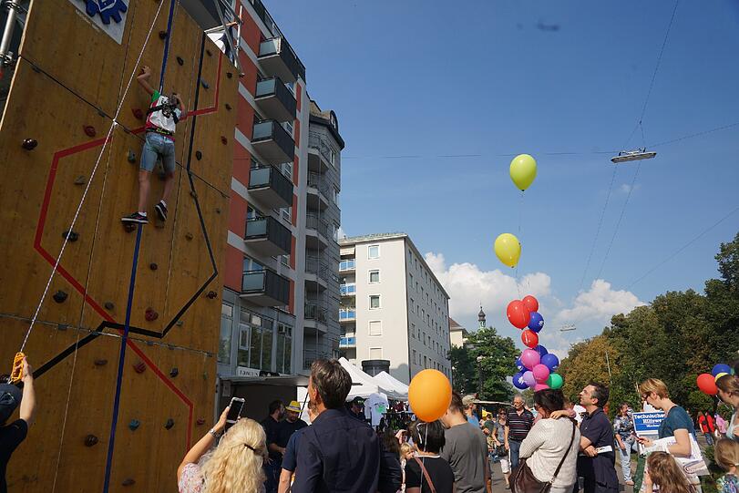 Die besten Bilder vom Isarinselfest 2014 am Samstag.