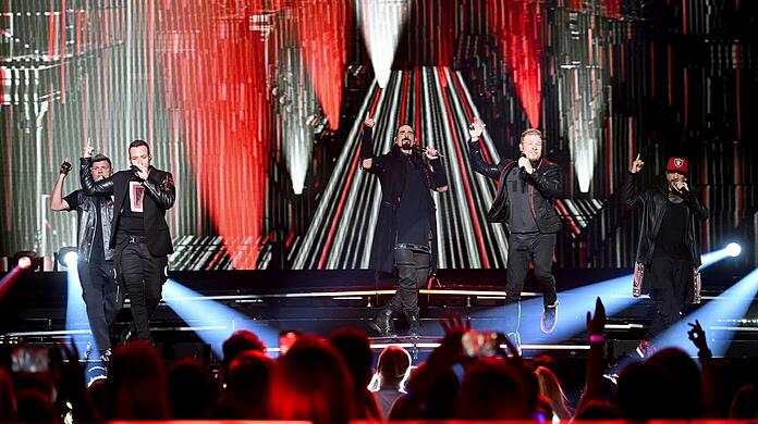 Die Backstreet Boys in der Münchner Olympiahalle: AJ MacLean, Brian Littrell, Kevin Richardson, Sänger Howie Dorough und Nick Carter (von links).