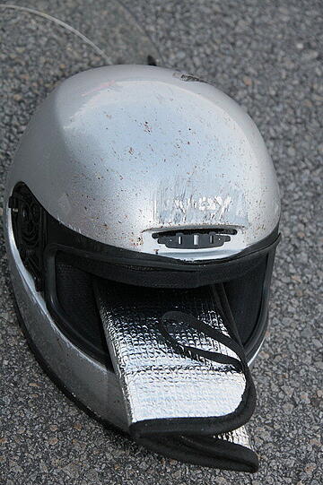 Bei dem Unfall wurde das Vorderrad des Motorrads einfach abgerissen: Bei Taufkirchen sind vier Menschen schwer verletzt worden. Die Bilder