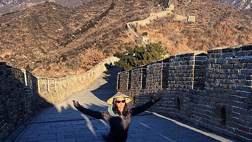 Sightseeing statt Socializing: US-Popstar Katy Perry geht lieber auf die Chinesiche Mauer als auf die Golden Globes. Sightseeing statt Socializing: US-Popstar Katy Perry geht lieber auf die Chinesiche Mauer als auf die Golden Globes.