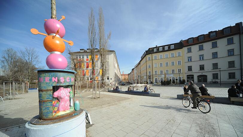 Viele freien Flächen: der Hans-Mielich-Platz. Viele freien Flächen: der Hans-Mielich-Platz.