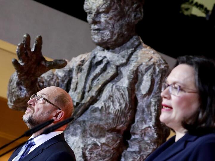 Das Nachrichtenmagazin "Der Spiegel" hatte berichtet, Martin Schulz habe seine Chancen für den Fall sondiert, dass Andrea Nahles das Amt der SPD-Fraktionsvorsitzenden abgibt.
