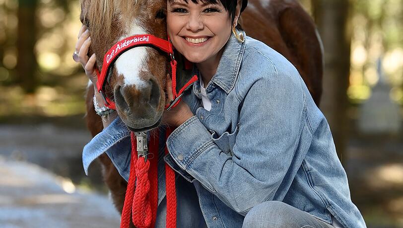 Gl&uuml;cklich mit Pferd: Jordi auf Gut Aiderbichl.