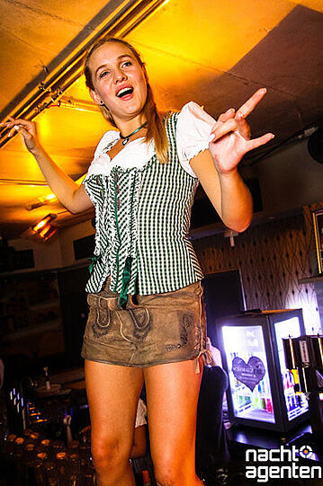 Etwas züchtiger, aber immer noch ganz schön sexy waren die After-Wiesn-Partys am Wochenende im Neuraum.