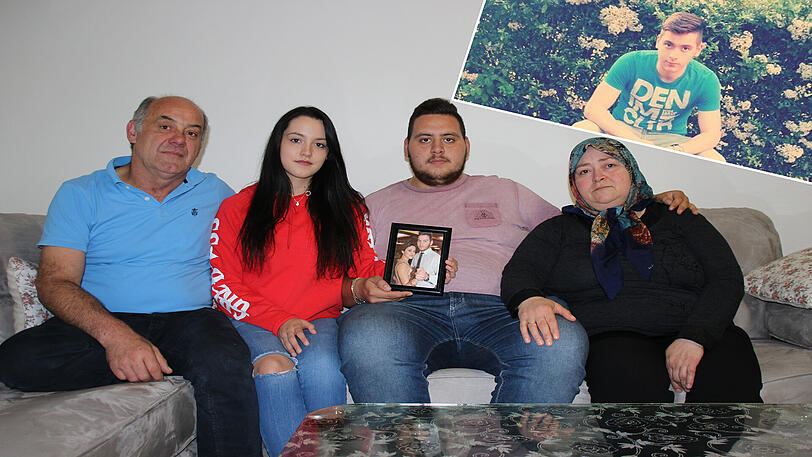 Süleyman und Mayde D. (beide 52) waren die Eltern von Drillingen. Seit zwei Jahren sind die Geschwister Gülfer und ihr Bruder Sunay nur noch zu zweit. Hüseyin (oben rechts) ist tot.