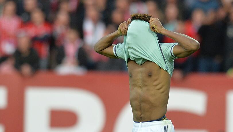 Kingsley Coman war nach seiner vergebenen Chance untröstlich. Kingsley Coman war nach seiner vergebenen Chance untröstlich.