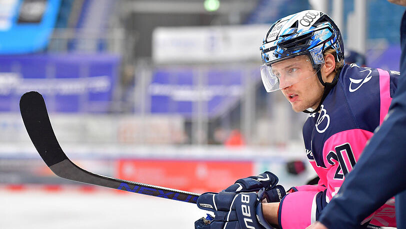 Emil Quaas während der DEL-Partie des ERC Ingolstadt gegen die Nürnberg Ice Tigers.