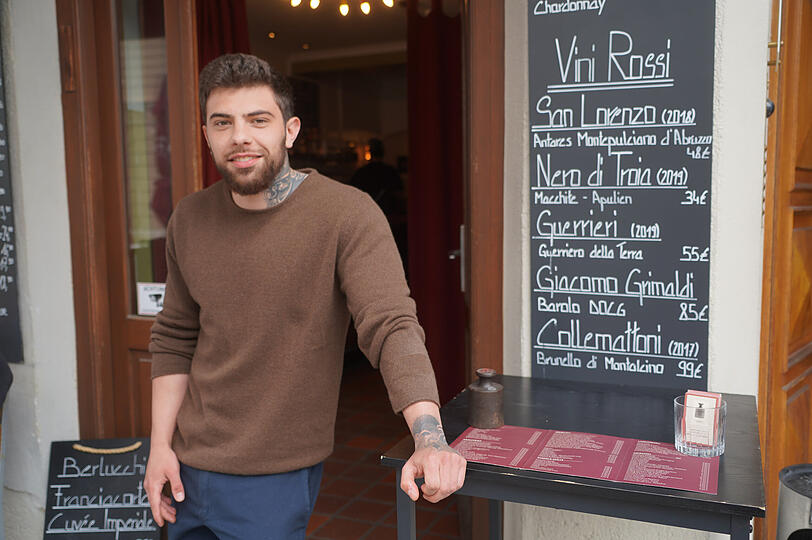 Leandros Schenk, Gesch&auml;ftsf&uuml;hrer vom Baricentro, fragt sich, wie seine Angestellten zur Arbeit kommen sollen.