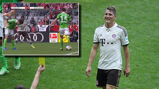So lief es ab: Schweinsteigers Attacke gegen Diego beim 1:0 gegen Wolfsburg. So lief es ab: Schweinsteigers Attacke gegen Diego beim 1:0 gegen Wolfsburg.