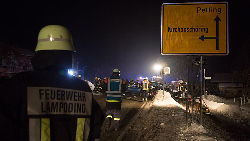 Eine schwangere Frau wurde beim Zusammenprall ihres Autos mit dem eines Opel-Fahrers verletzt.