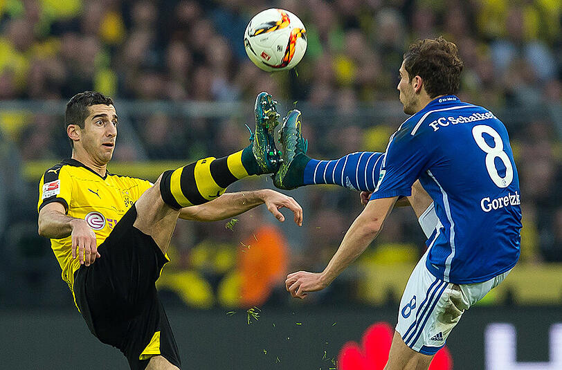 Schalke und Dortmund duellieren sich - und Bayern könnte der lachende Dritte werden.