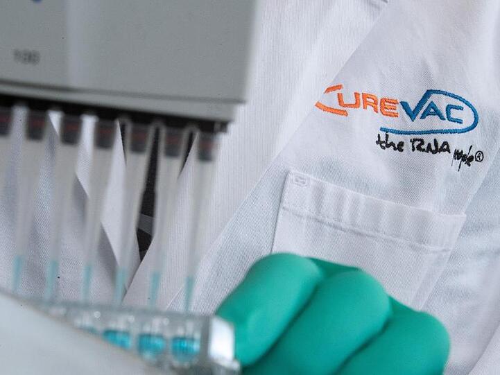 Das Ziel der ersten Phase der Studie sei es, etwas über die Verträglichkeit und die Immunabwehr zu erfahren, sagen die Experten.