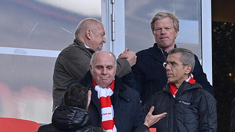 Uli Hoeneß erhebt Vorwürfe gegen Oliver Kahn.