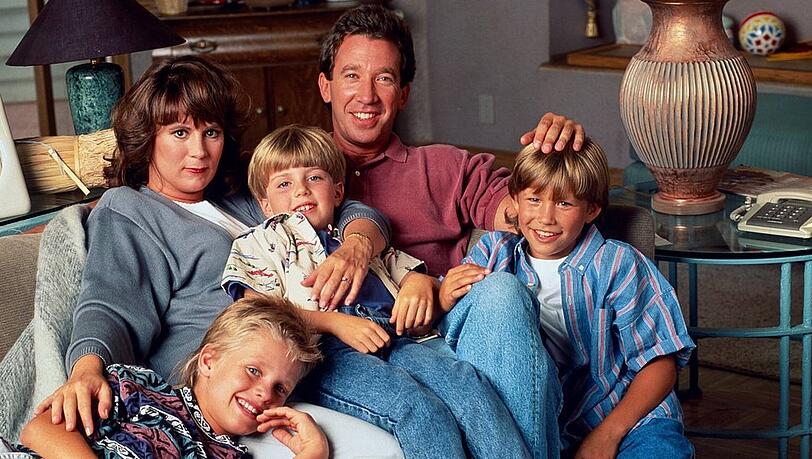 Zachery Ty Bryan, Patricia Richardson, Taran Noah Smith, Tim Allen und Jonathan Taylor Thomas (v.l.n.r.) spielten die Familie bei "Hör mal, wer da hämmert". Zachery Ty Bryan, Patricia Richardson, Taran Noah Smith, Tim Allen und Jonathan Taylor Thomas (v.l.n.r.) spielten die Familie bei "Hör mal, wer da hämmert".