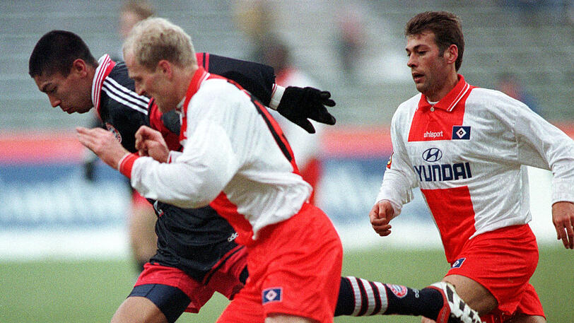 31. Januar 1998: Die Saison indes endet mit der vielleicht größten Überraschung der Bundesliga-Historie, mit dem 1. FC Kaiserslautern wird zum ersten und bisher einzigen Mal ein Aufsteiger Meister.