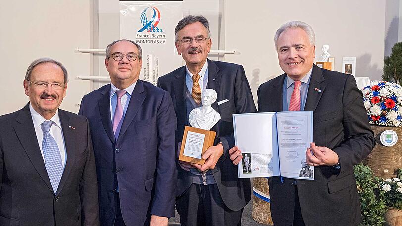 Von Links nach Rechts: Landtags-Vizepräsident Reinhold Bocklet, der französische Generalkonsul Pierre Lanapats, TU-Chef Wolfgang A. Herrmann und Pierre Wolff, Chef der Montgelas-Gesellschaft.