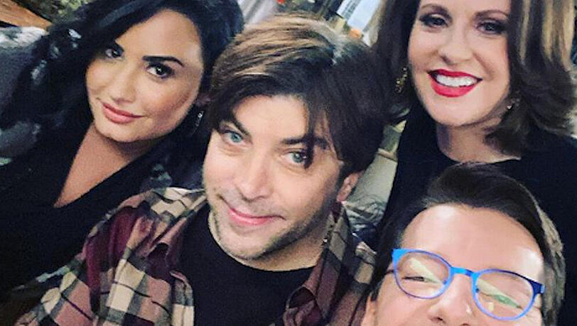 Hatten Spaß bei der Arbeit: Demi Lovato (links), Megan Mullally (2. v. rechts) und Sean Hayes (rechts) Hatten Spaß bei der Arbeit: Demi Lovato (links), Megan Mullally (2. v. rechts) und Sean Hayes (rechts)