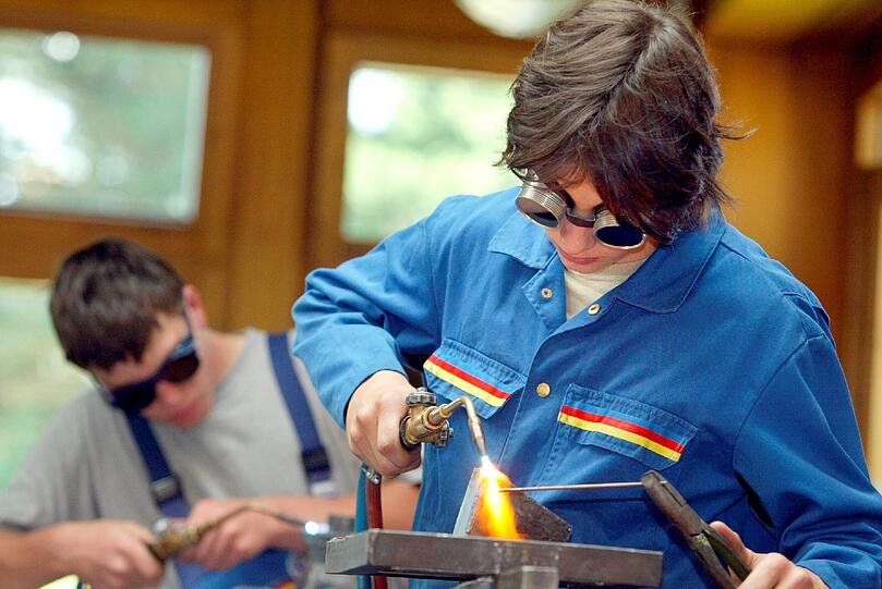 Mit der Ausbildung beginnt für junge Menschen ein völlig neuer Lebensabschnitt.