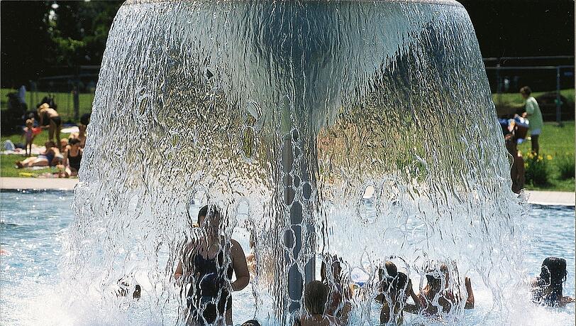 Für das Freibad West und alle anderen Bäder der SWM kann man E-Tickets kaufen, um das Anstehen zu vermeiden.