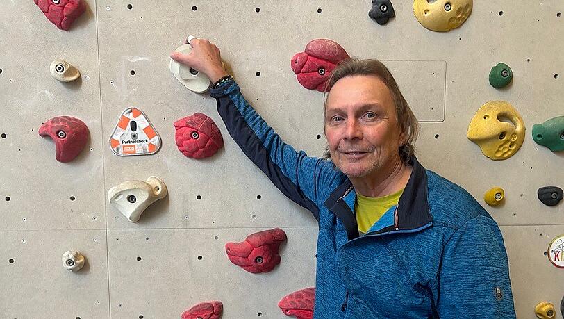 Dass Michael Füchsle heute wieder an der Kletterwand ist eigentlich ein Wunder. Dreimal kämpfte er um sein Leben und lernte das Laufen neu. Dass Michael Füchsle heute wieder an der Kletterwand ist eigentlich ein Wunder. Dreimal kämpfte er um sein Leben und lernte das Laufen neu.