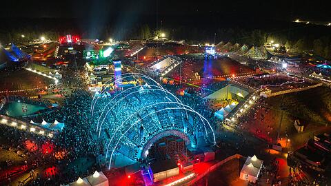 Schon am Freitag kamen laut den Veranstaltern mehr als 60.000 Besucher.