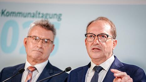 Der Pr&auml;sident des Deutschen Landkreistages, Achim Br&ouml;tel, sagt: "Die Kommunen sind mit ihren Feuerwehren, Rettungsdiensten, Krankenh&auml;usern, Leitstellen und Katastrophenschutzbeh&ouml;rden das operative R&uuml;ckgrat der zivilen Verteidigung."