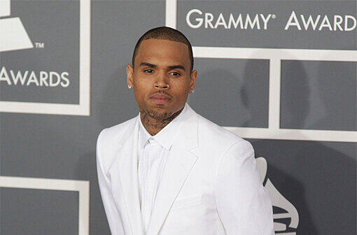 Management rät Chris Brown in Therapie zu bleiben.