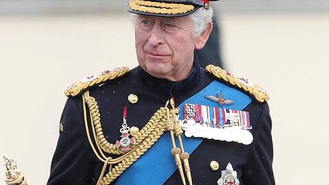 Trägt König Charles bei seiner Krönung Uniform?