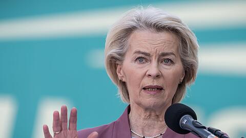 Ursula von der Leyen warnt vor einer verfr&uuml;hten Lockerung der Iran-Sanktionen.
