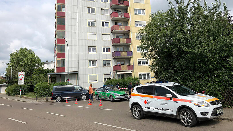 Polizeikräfte am Tatort in Gunzenhausen.
