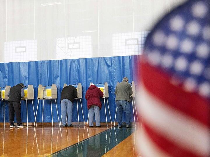 In 14 US-Bundesstaaten wird darüber abgestimmt, wer bei den Präsidentschaftswahlen im November gegen Amtsinhaber Donald Trump antreten soll.