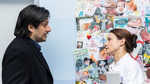 "Alles was zählt": Maximilian will alle möglichen Maßnahmen ergreifen, damit sich seine liebste Nathalie wohlfühlt und spricht mit Dr. Seegers.