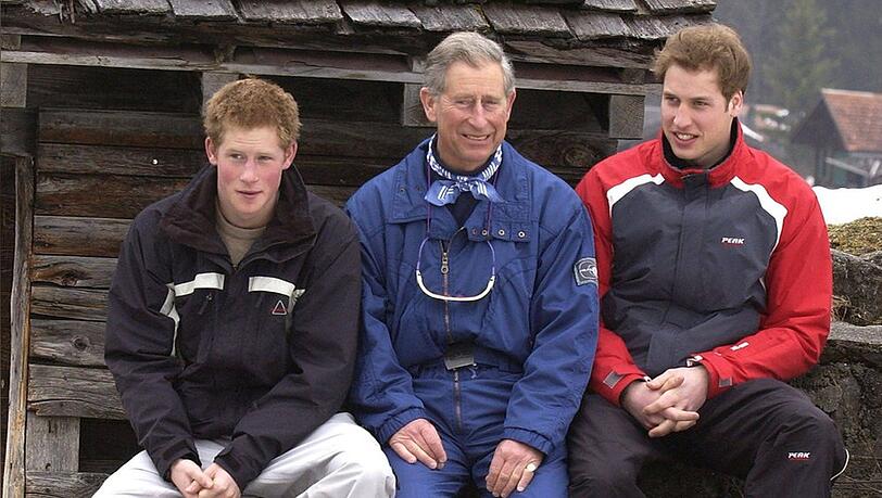 Ein Bild aus vergangenen Zeiten: Früher waren Prinz Harry, sein Vater König Charles und sein Bruder Prinz William (v.l.n.r.) besser aufeinander zu sprechen.
