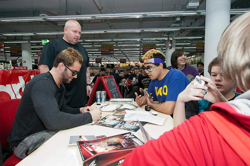 US-Wrestlingstar Zack Ryder in München bei seiner Autogrammstunde - sehen Sie hier die Bilder...
