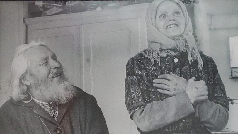 Timofej mit seiner großen Liebe Natasha. Das Bild ist wahrscheinlich in den 60 ern oder 70ern entstanden und hängt im Museum.