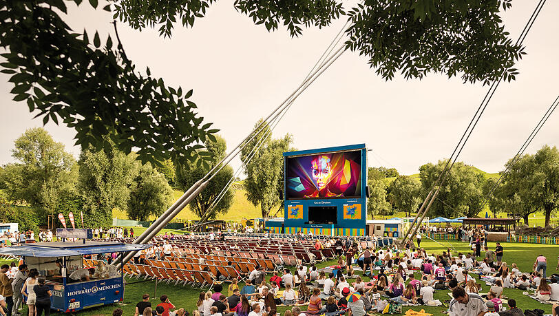 Das Kino am Olympiasee hat neben der klassischen Leinwand auch eine LED-Wand f&uuml;r Vorstellungen bei Tageslicht.